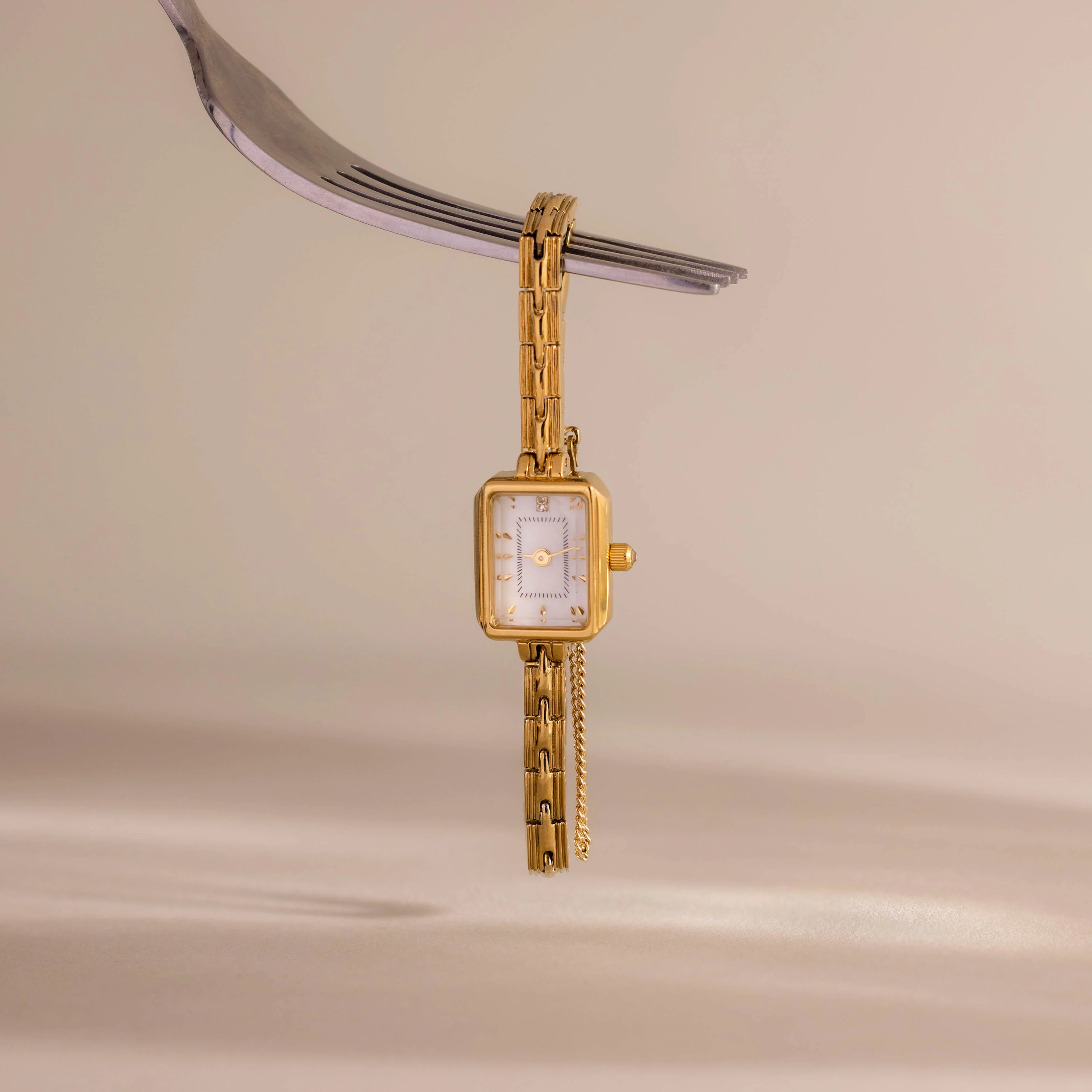 Divine Rectangular Link Timepiece - Image 5