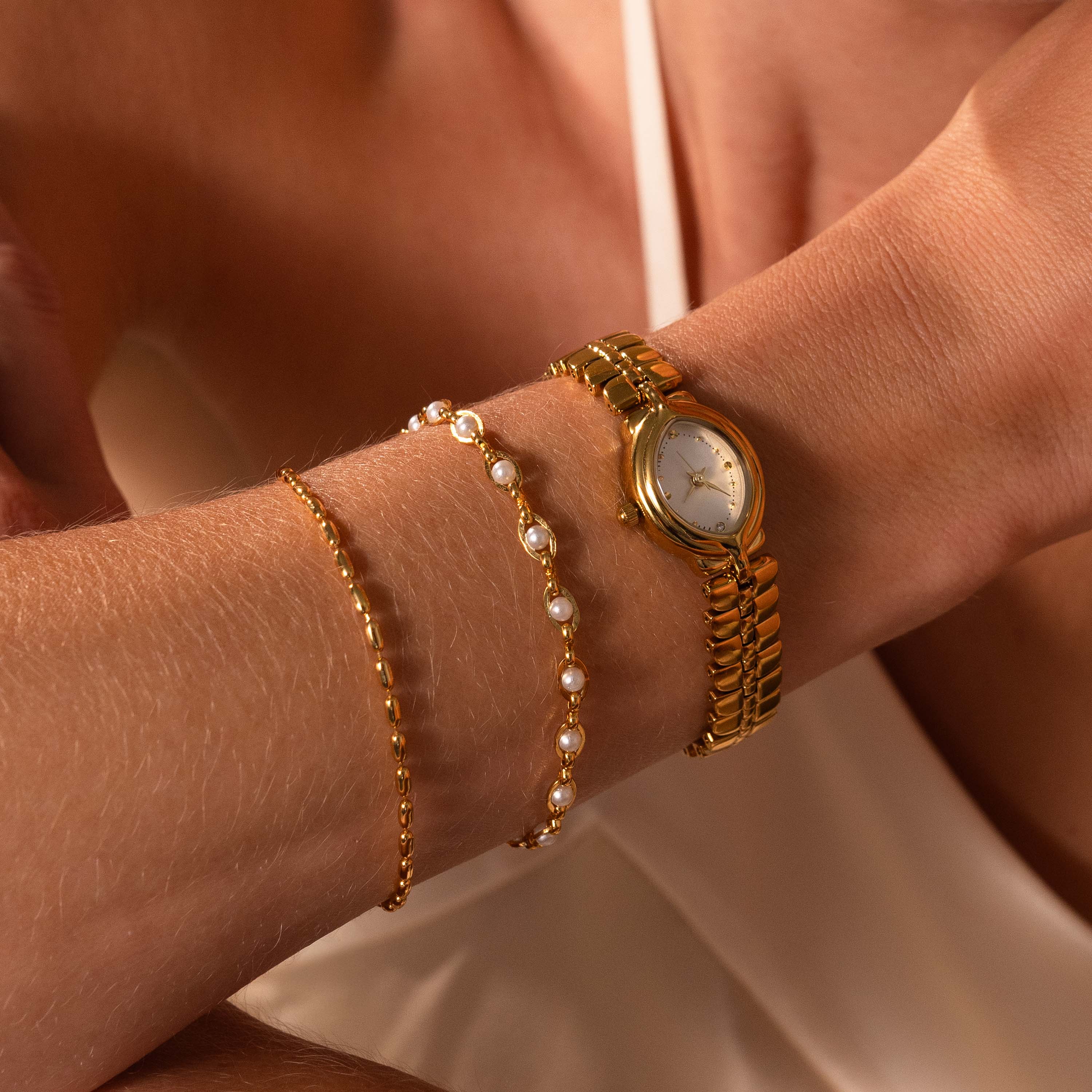 Flow Oval Link Timepiece - Image 4