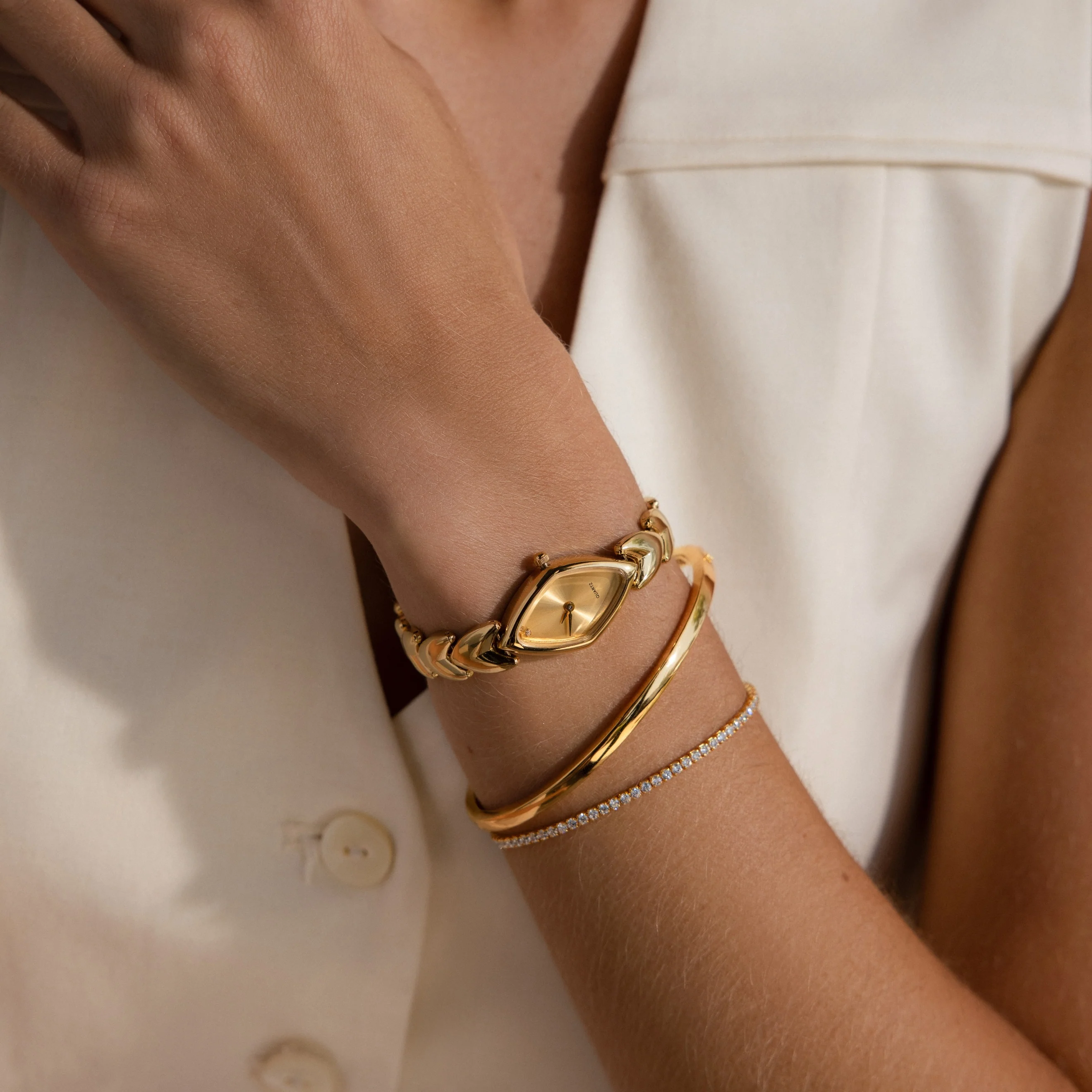 Geometric Oval Timepiece - Image 5