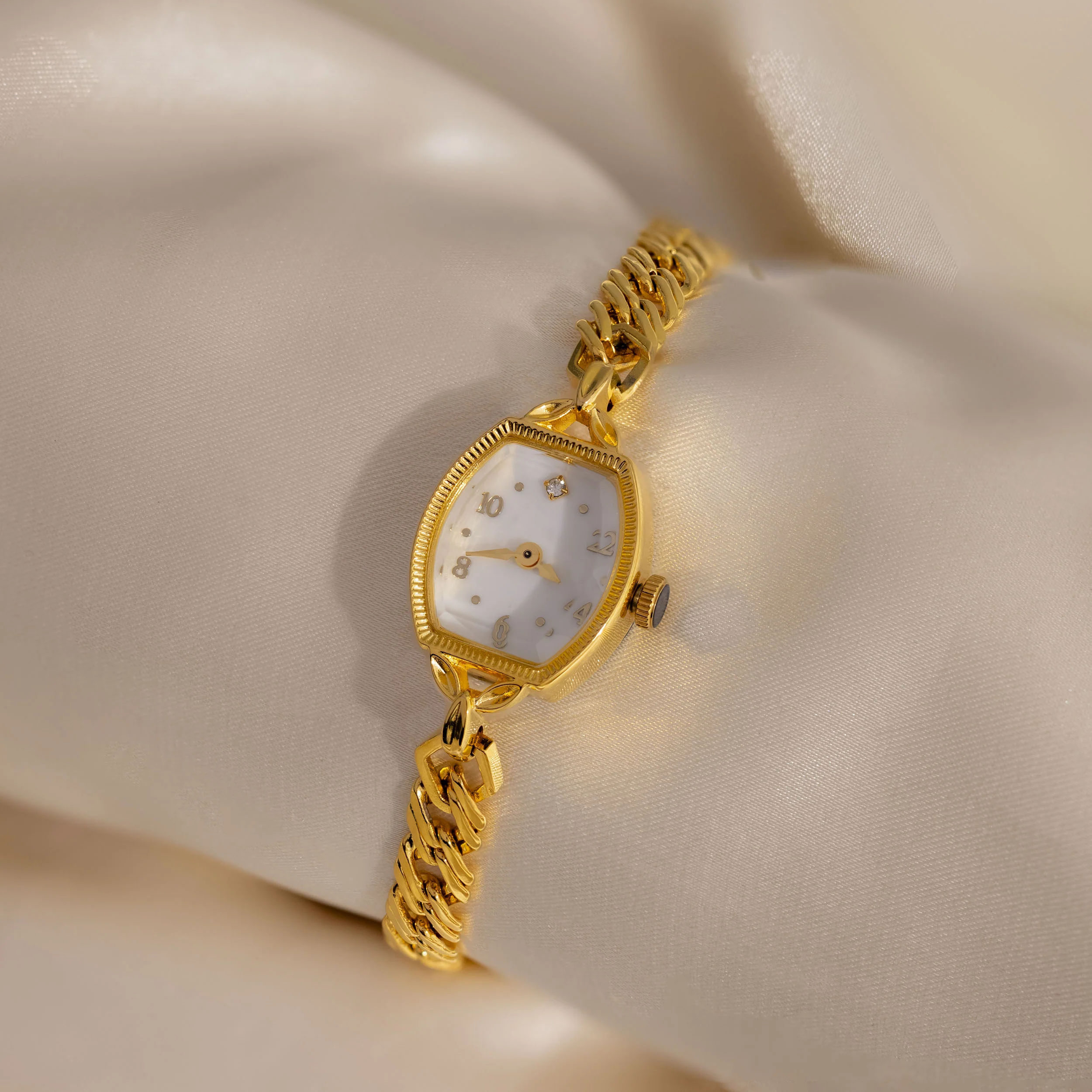 Heirloom Chain Link Timepiece - Image 3