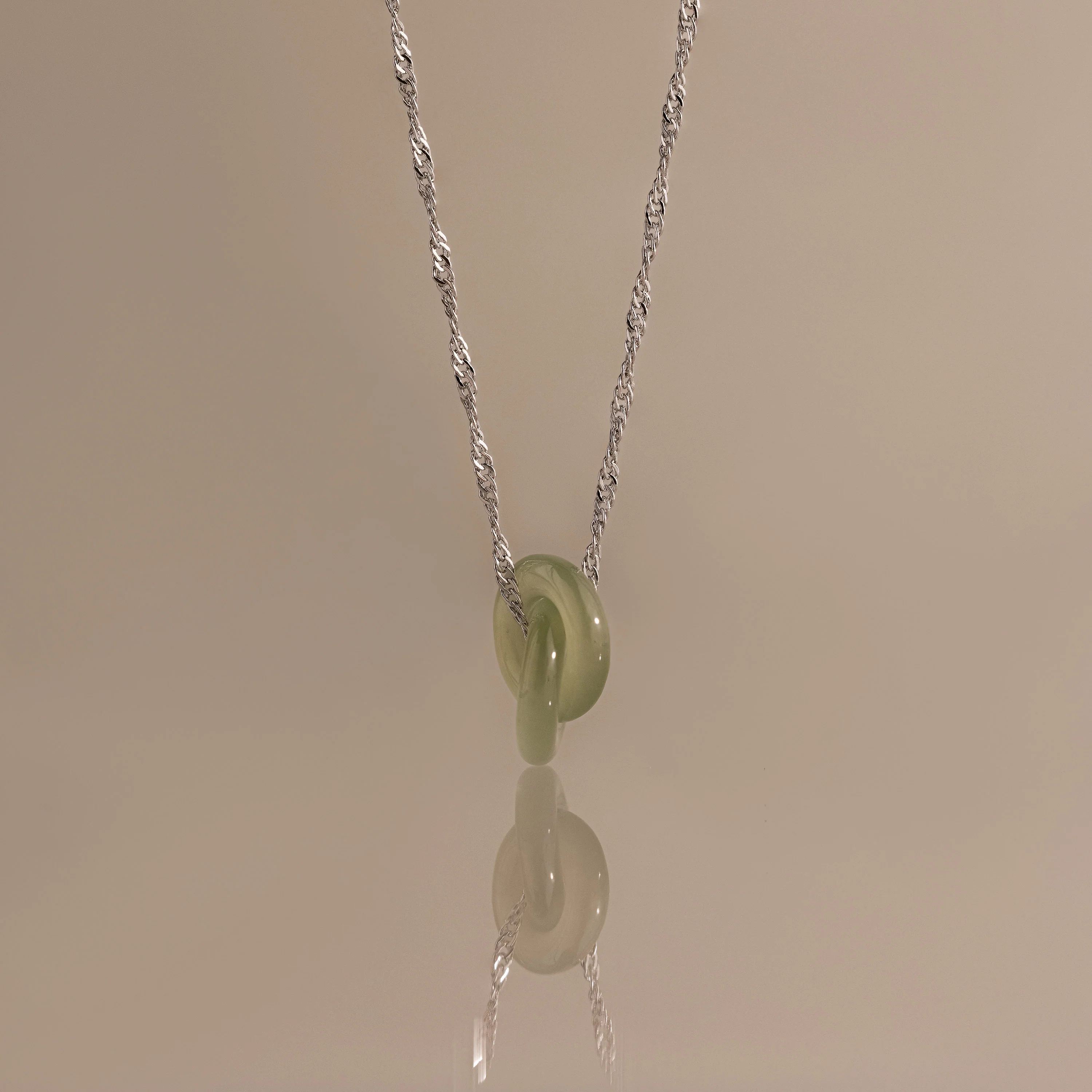 Interlocking Jade Circle Necklace in Silver