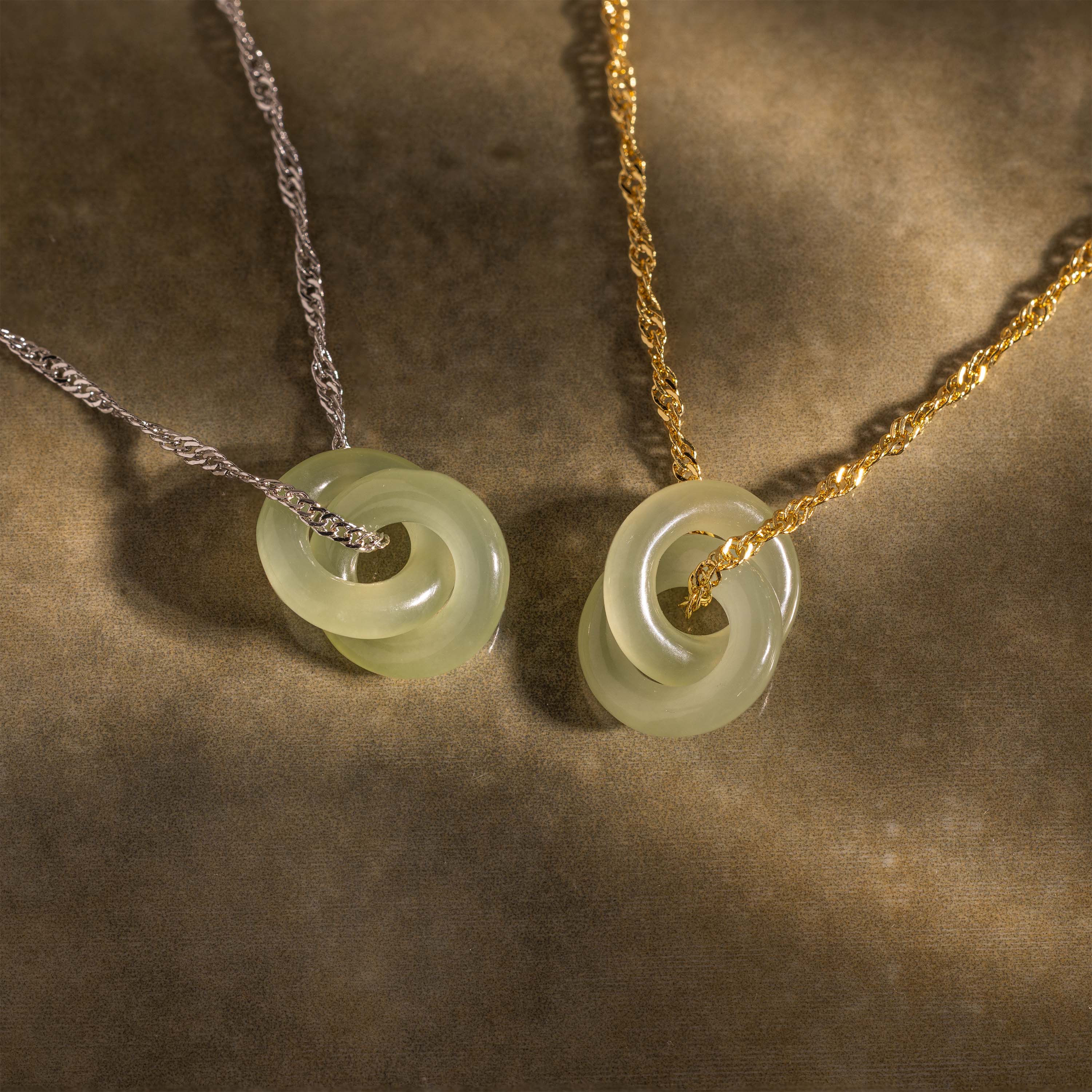 Interlocking Jade Circle Necklace - Image 4