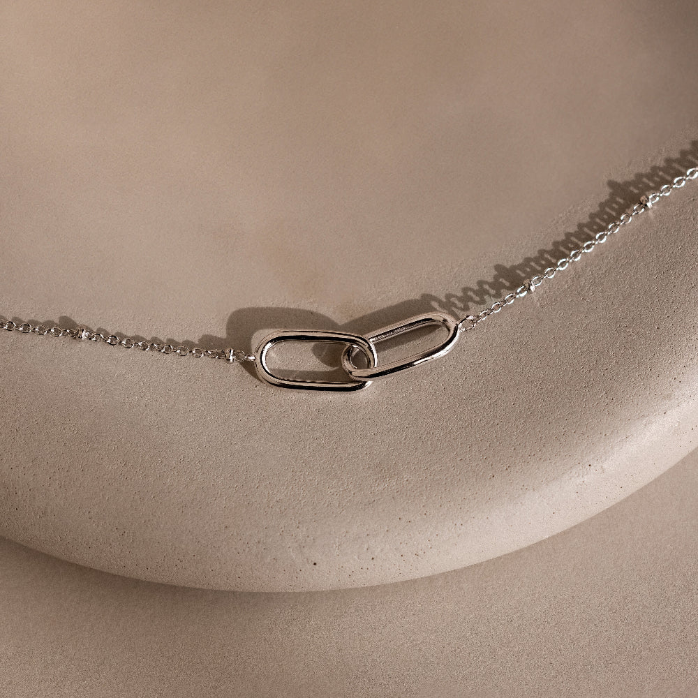 Linked Pendant Necklace in Silver - Image 3