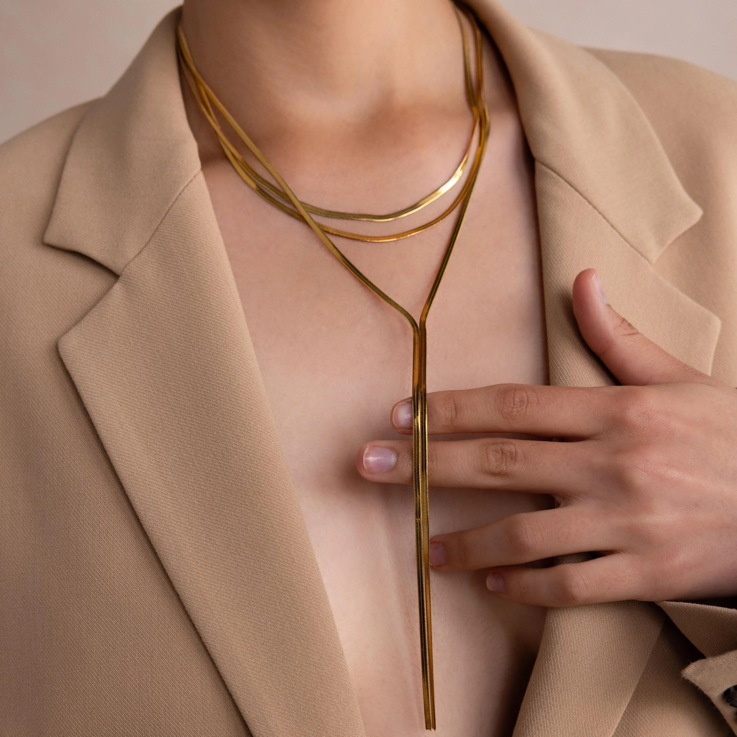 Long Y Herringbone Chain Necklace in 18K Gold