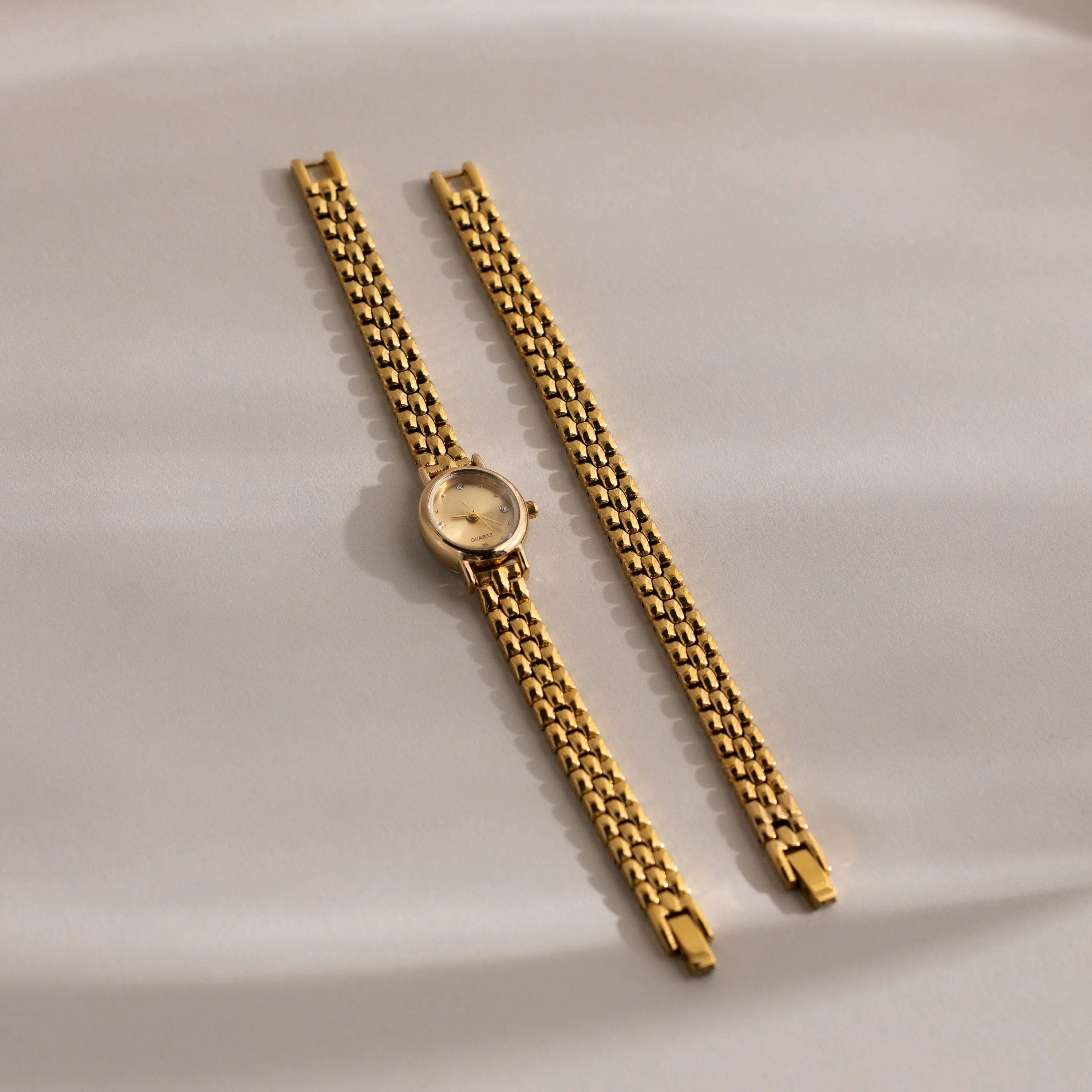 Oval Link Timepiece Set - Image 3