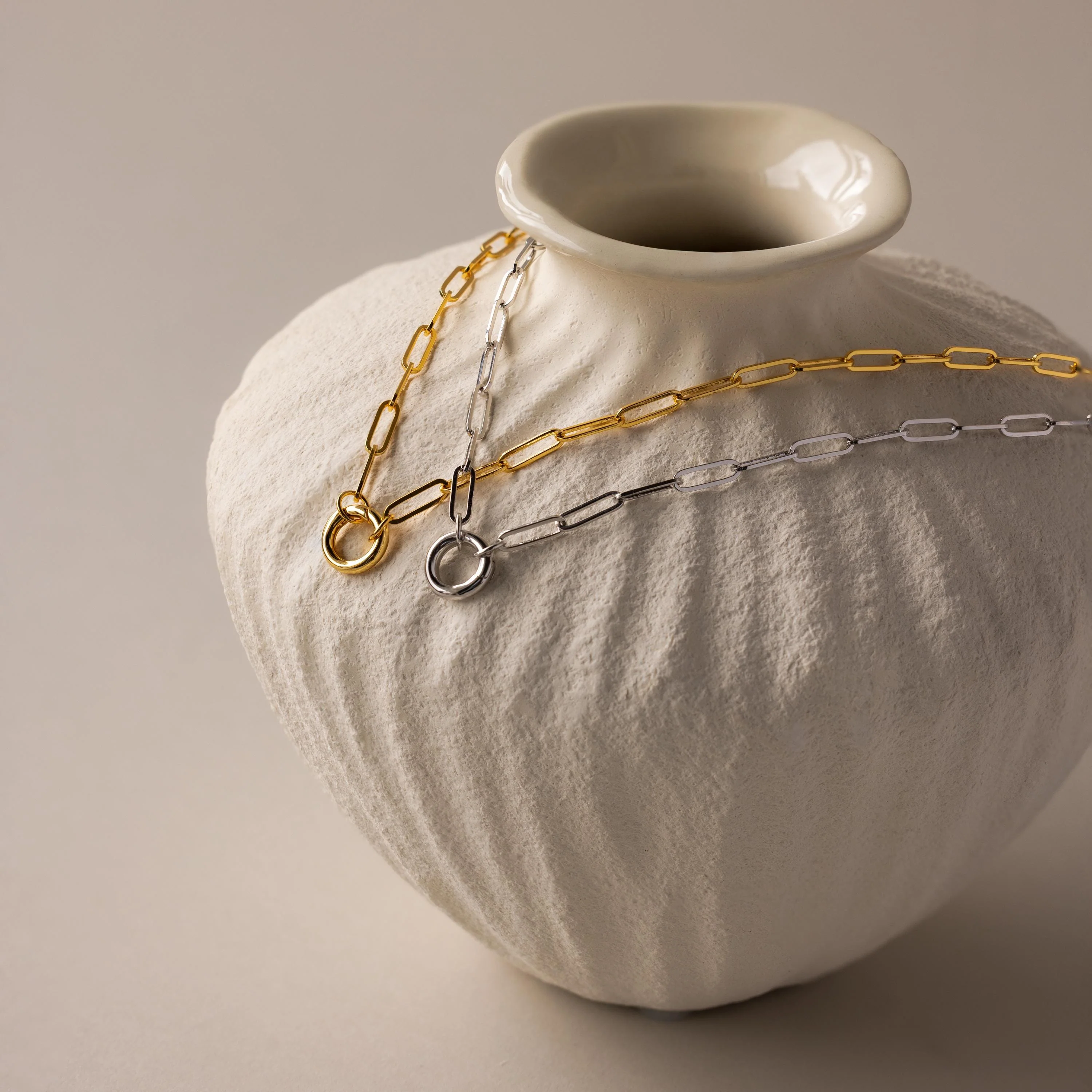 Paperclip Clasp Necklace in 18K Gold - Image 6
